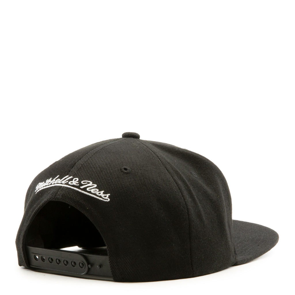 Mitchell And Ness Los Angeles Lakers City Pride Snapback Hat